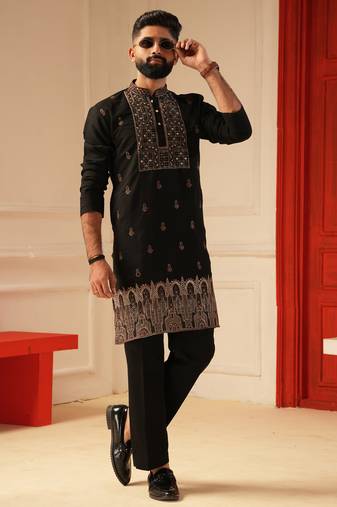 Black daman embroiderd kurta for men sort kurta