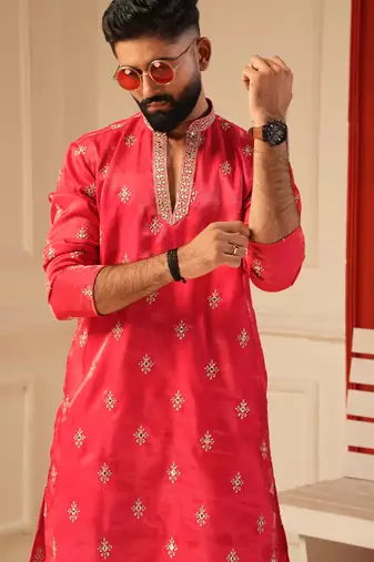 Rani pink v_neck embroiderd kurta for men sort kurta
