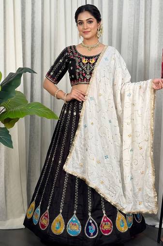 Black Navratri Special Chaniya Choli with Off-White Dupatta