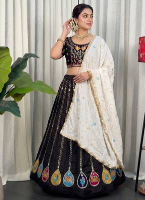 Black Navratri Special Chaniya Choli with Off-White Dupatta 3