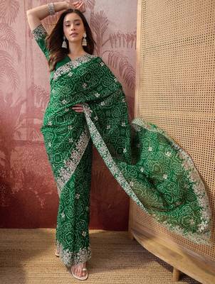 Green bandhani printed saree with embroidered border 3