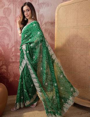 Green bandhani printed saree with embroidered border 4