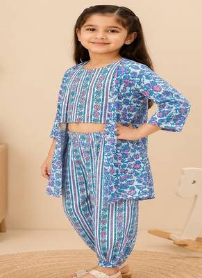 Floral 3pc kurta set with jacket 3