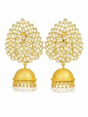 Gold-toned kundan jhumka earrings with pearl drops 5