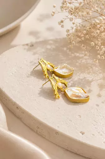 Love birds pearl drop earrings with baroque shell gold-plated earrings
