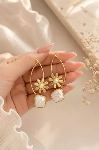 Gold-tone daisy flower baroque pearl drop earrings for women