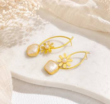 Gold-tone daisy flower baroque pearl drop earrings for women 4