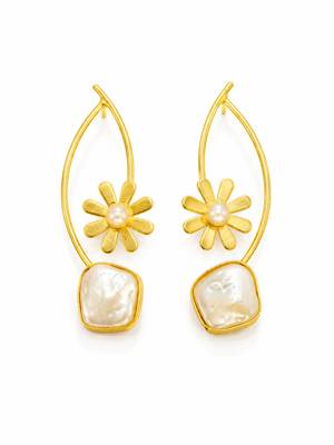 Gold-tone daisy flower baroque pearl drop earrings for women 5