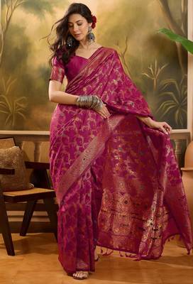 royal magenta banarasi jacquard saree with zari weaving, mina & lace work 2