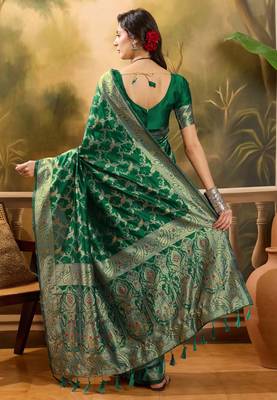 graceful green banarasi jacquard saree with zari weaving, mina & lace work 4