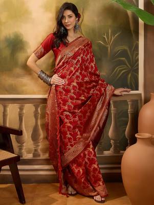 red banarasi jacquard saree with intricate zari weaving, mina & lace work on pallu 4