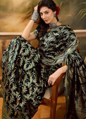 black banarasi jacquard saree with rich zari weaving & tassel pallu     includes unstitched blouse 5