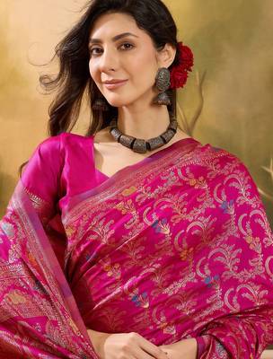 pink banarasi jacquard saree with rich zari weaving & tassel pallu     includes unstitched blouse 5