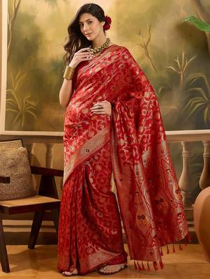 red banarasi jacquard saree with rich zari weaving & tassel pallu     includes unstitched blouse 4