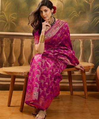 pink banarasi jacquard saree with rich zari weaving & tassel pallu     unstitched blouse piece 4