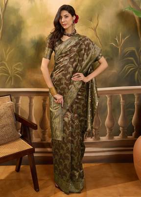 brown banarasi jacquard saree with intricate zari weaving & tassel pallu     unstitched blouse 3