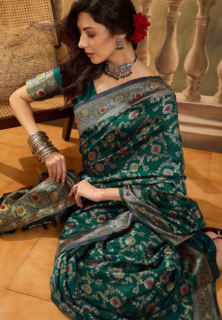 green banarasi jacquard saree with golden zari weaving & tassel pallu     unstitched blouse