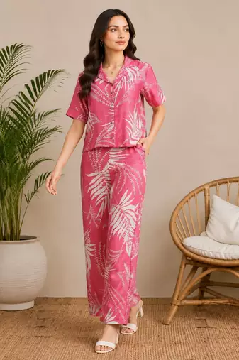 Pink women's leaf print poly viscose casual co-ord set