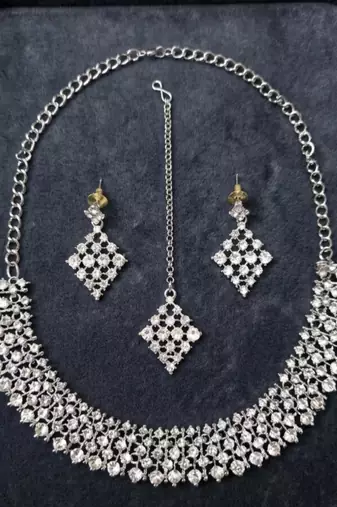 White necklace set with earrings, maang tikka & agate stone | rhodium plated