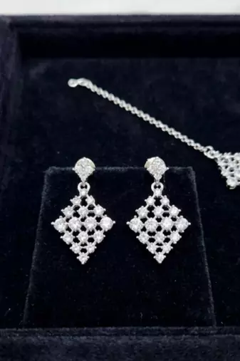White necklace set with earrings, maang tikka & agate stone | rhodium plated