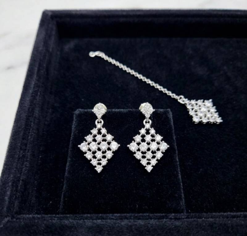 White necklace set with earrings, maang tikka & agate stone | rhodium plated