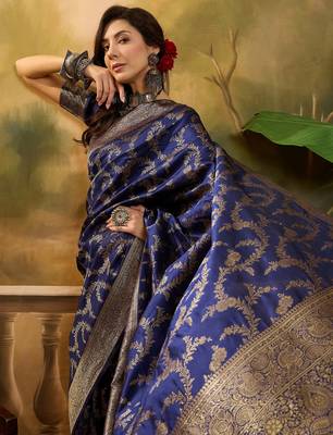 navy blue banarasi jacquard saree with golden zari weaving & tassel pallu     unstitched blouse 2