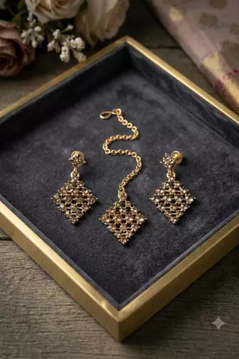 Full lct necklace set with earrings, maang tikka & agate stone | gold plated