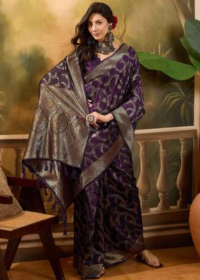purple banarasi jacquard saree with golden zari weaving & tassel pallu     unstitched blouse 3