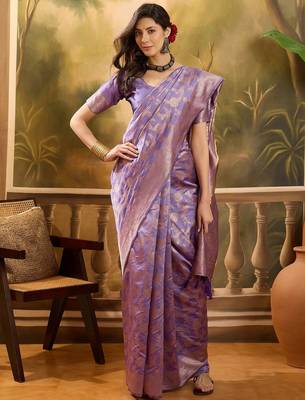 lavender banarasi jacquard saree with golden zari weaving & tassel pallu     unstitched blouse 1
