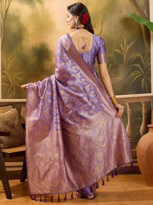 lavender banarasi jacquard saree with golden zari weaving & tassel pallu     unstitched blouse 4