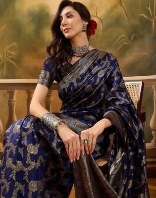 navy blue banarasi jacquard saree with golden zari weaving & tassel pallu     unstitched blouse 2