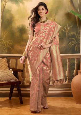 peach banarasi jacquard saree with golden zari weaving & tassel pallu     unstitched blouse 1