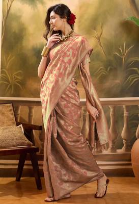 peach banarasi jacquard saree with golden zari weaving & tassel pallu     unstitched blouse 2