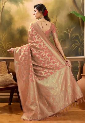 peach banarasi jacquard saree with golden zari weaving & tassel pallu     unstitched blouse 4