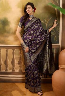purple banarasi jacquard saree with golden zari weaving & tassel pallu     unstitched blouse 3