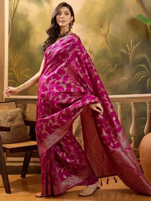 magenta banarasi jacquard saree with golden zari weaving & tassel pallu     unstitched blouse 4