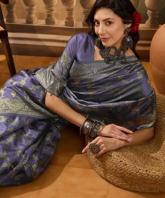 lavender banarasi jacquard saree with elegant zari weaving & tassel pallu     unstitched blouse 5