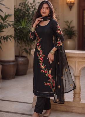Black embroidered georgette strainght suit 2
