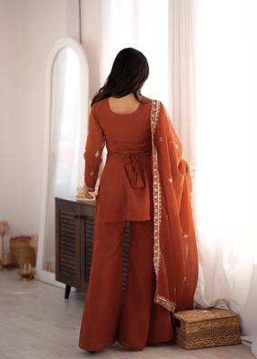 Orange crunchy silk blend embroidered kurta set with bell bottom & dupatta 3