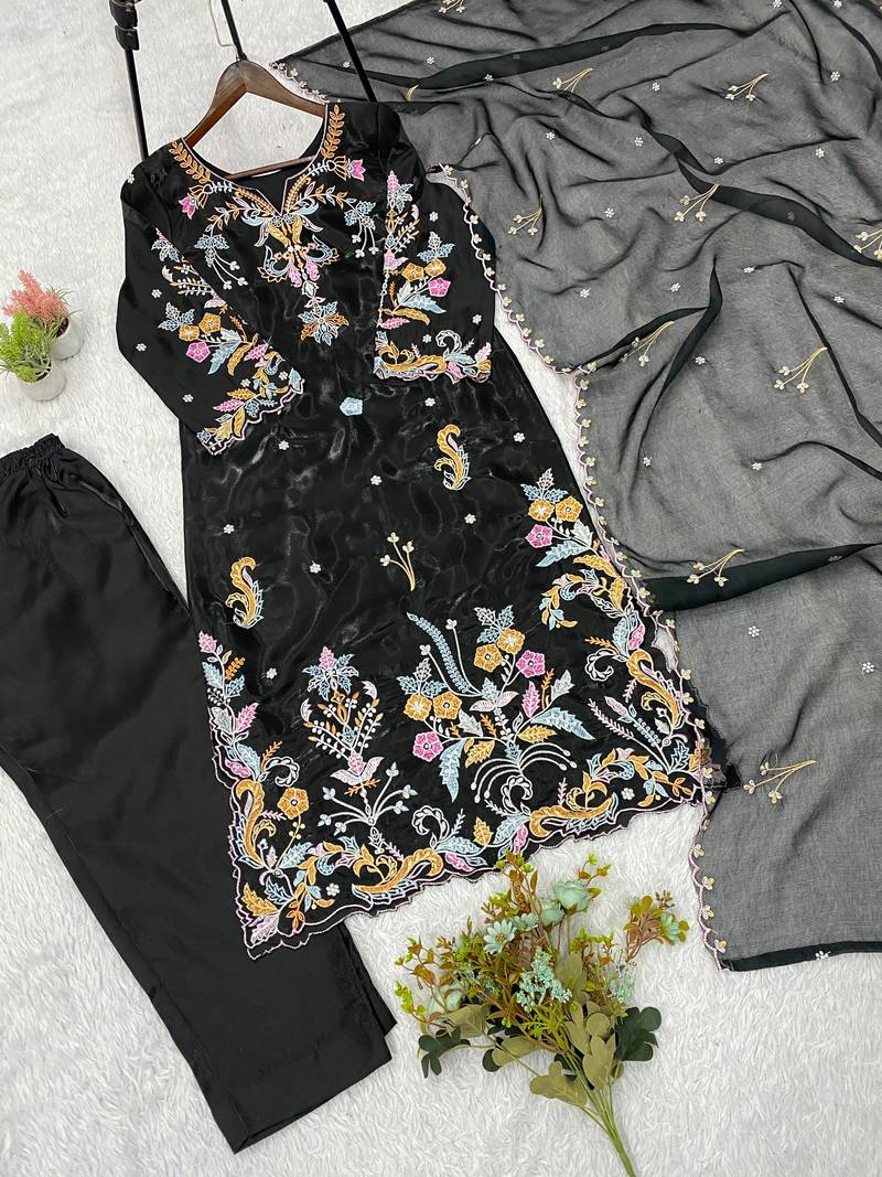 Black glass roman kurta pant set with organza dupatta