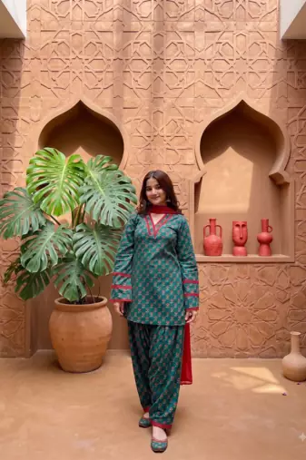 Women's green floral print kurti with farshi pant & dupatta set