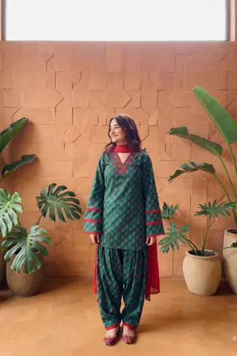 Women's green floral print kurti with farshi pant & dupatta set