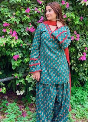 Women's green floral print kurti with farshi pant & dupatta set 2