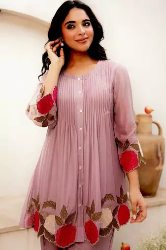 Trendy pink floral cutwork hem tunic top with trouser