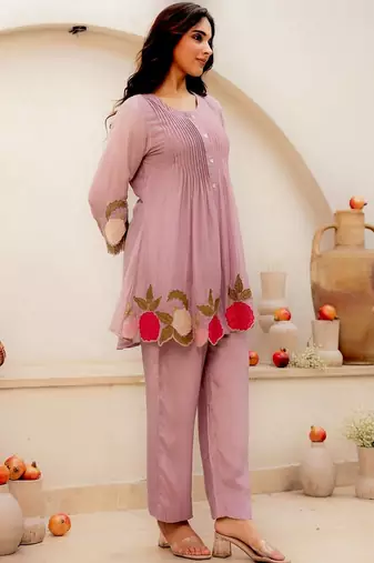 Trendy pink floral cutwork hem tunic top with trouser