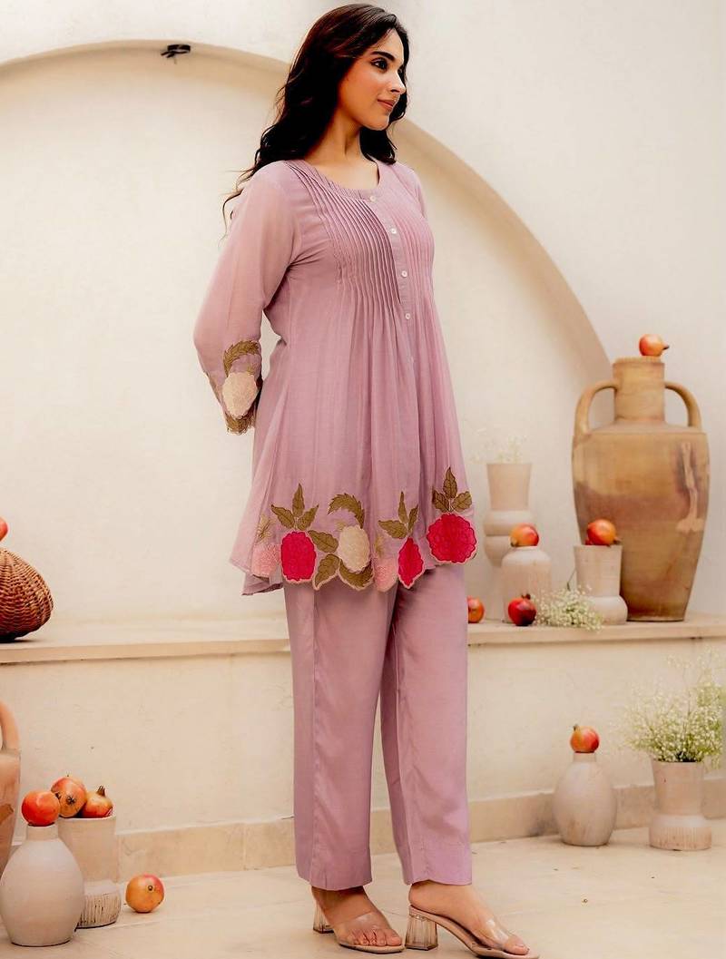 Trendy pink floral cutwork hem tunic top with trouser