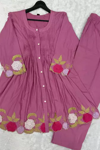 Trendy pink floral cutwork hem tunic top with trouser