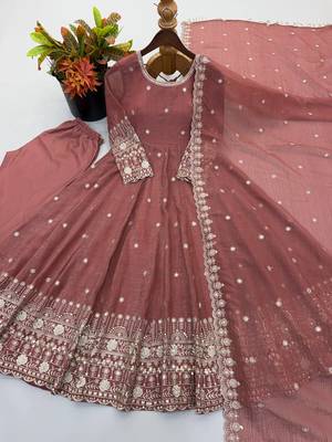 Oniun heavily embroidered anarkali suit set 2