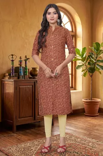 Maroon cotton blend geometric printed kurta for women