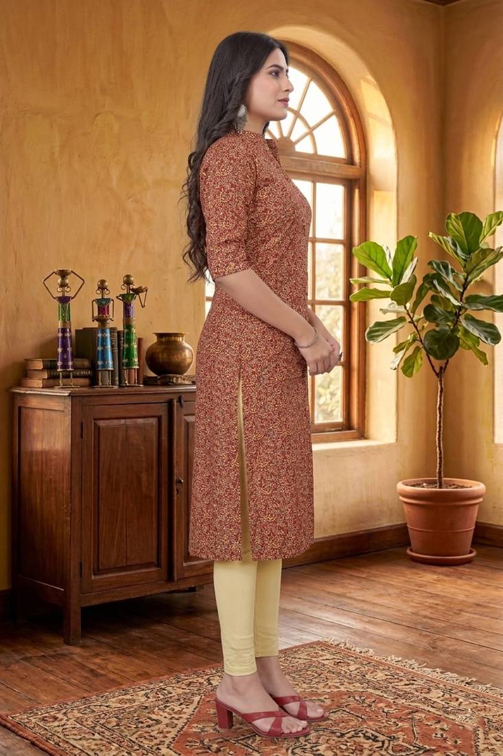 Maroon cotton blend geometric printed kurta for women